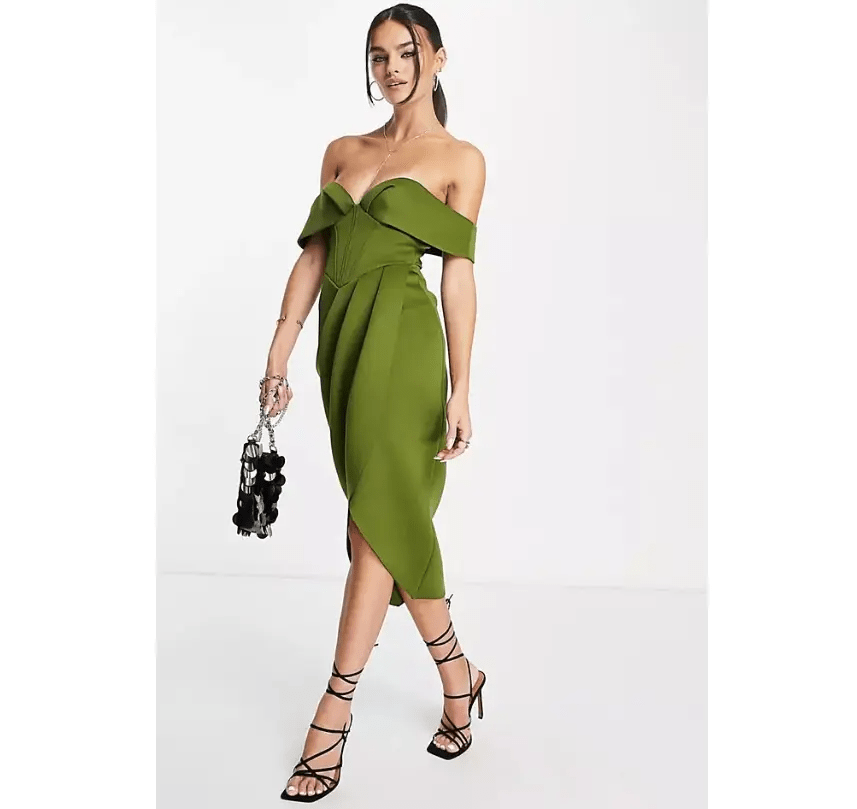 تصاميم فساتين سهرة ساحرة