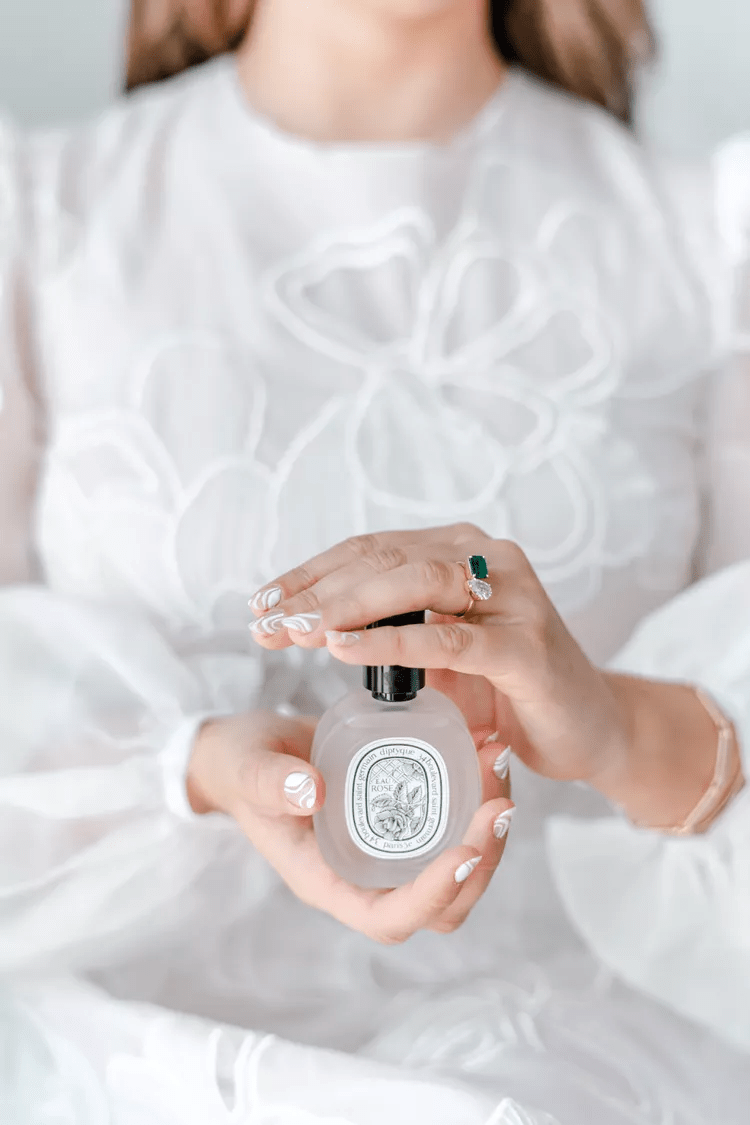 أفكار مختلفة لتزيين أظافر العروس