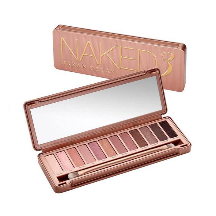 خطوات تطبيق مكياج دراماتيكي