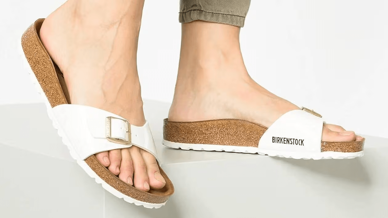 الأزواج الثلاثة من صنادل Birkenstock ستكون منتشرة هذا الصيف