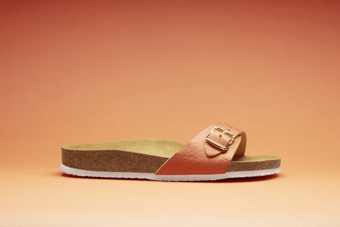 الأزواج الثلاثة من صنادل Birkenstock