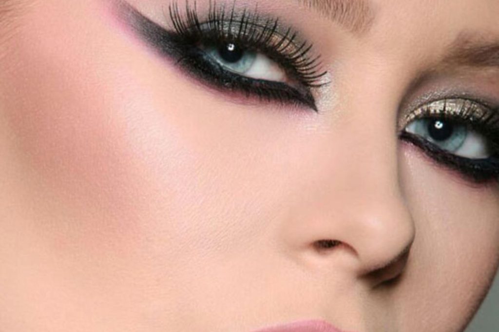 3 أفكار مكياج عصرية لمحبات اللون الأخضر