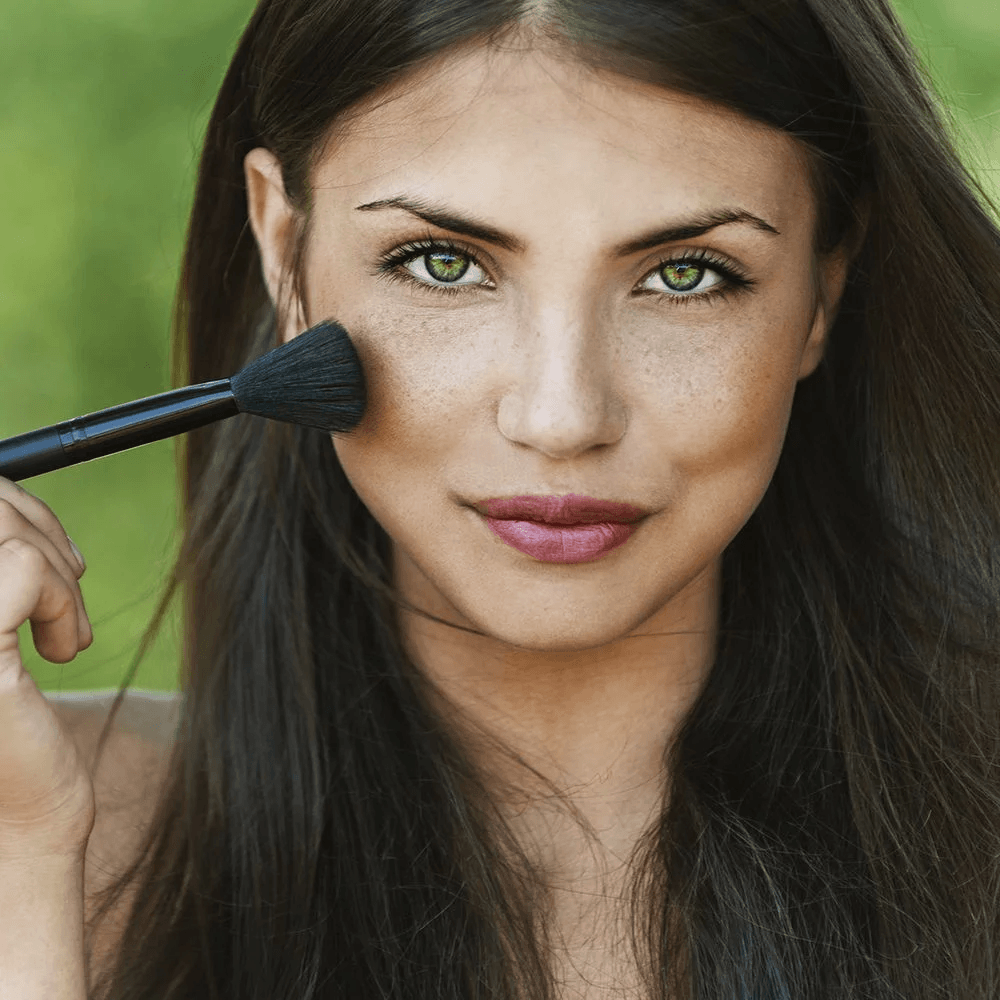 نصائح مكياج أساسية حسب خبراء التجميل!