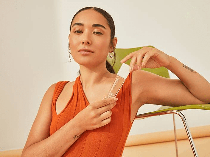 أفضل كريم أساس عروس هذا الخريف لمظهر رطب ومشرق