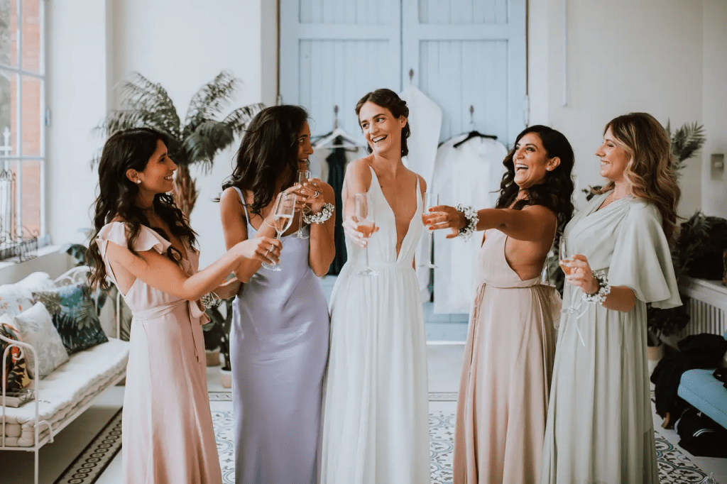 أكسسوارات رائعة لصاحبات العروس