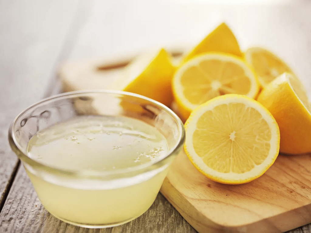 أقنعة الليمون للعناية بجمال البشرة