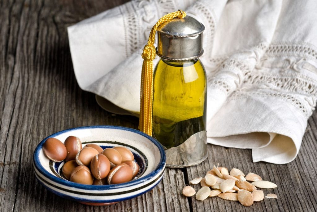 زيت الأرغان لعلاج مشاكل الشعر
