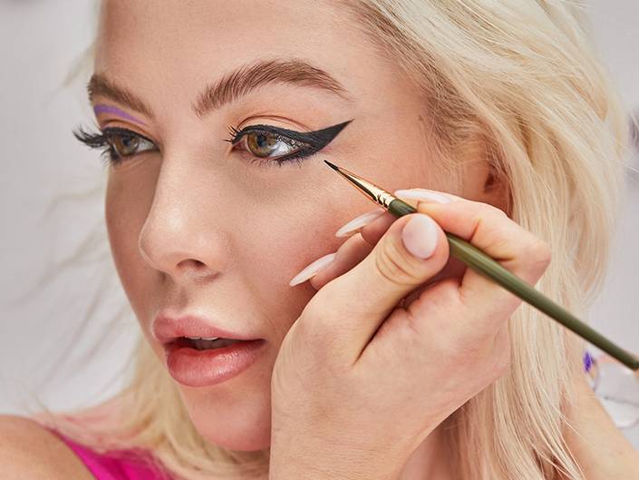 مكياج العيون المقلوبة Upturned Eyes بالخطوات