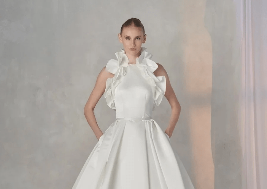 فساتين زفاف الجسم الكمثري بالصور..