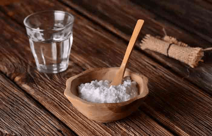 تبييض الأسنان بوصفات صودا الخبز