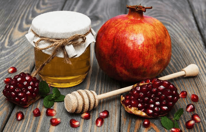 أقنعة الرمان لبشرة صحية