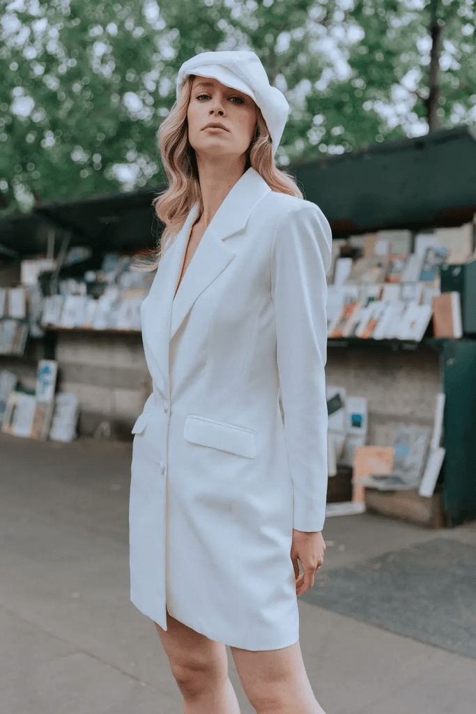 صور فساتين زفاف قصيرة لموسم 2024