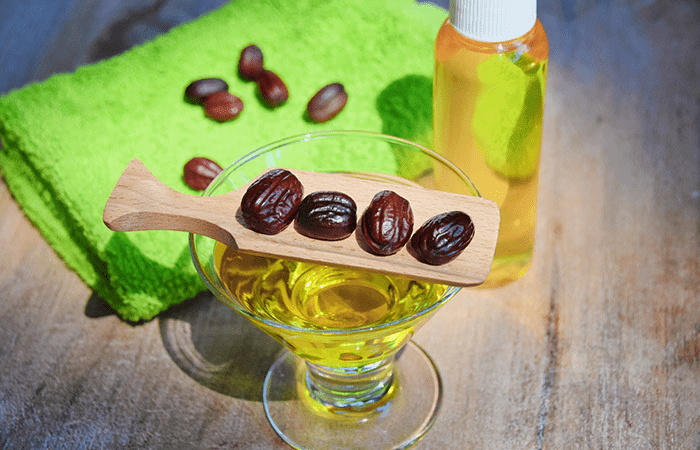زيت الجوجوبا لعلاج حب الشباب