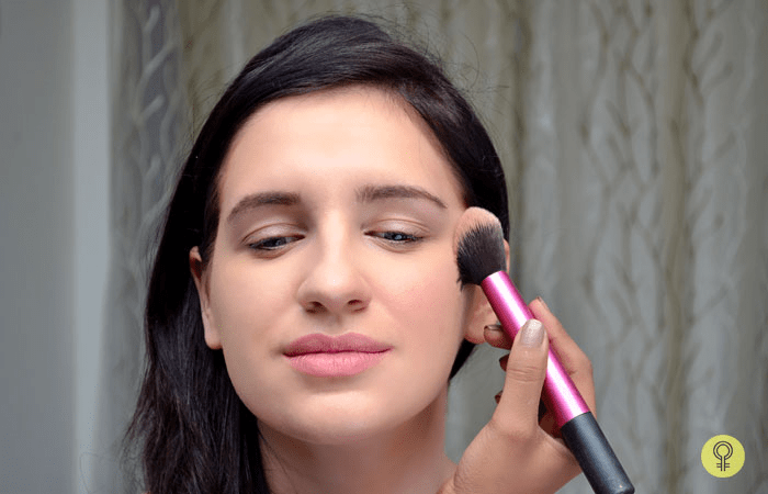 تعلمي وضع مكياج ناعم 