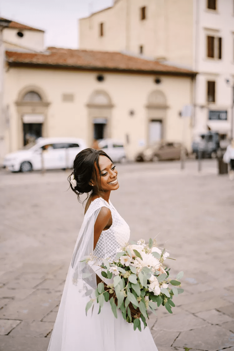 تسريحات شعر جميلة لإطلالة عروس كلاسيكية