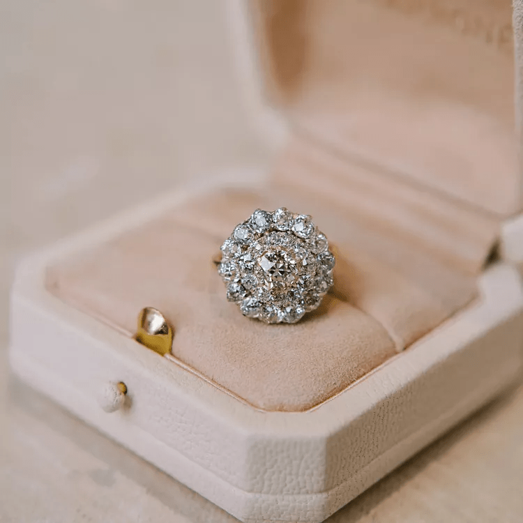 خواتم زفاف مستوحاة من الطراز القديم للعروس الكلاسيكية الحالمة