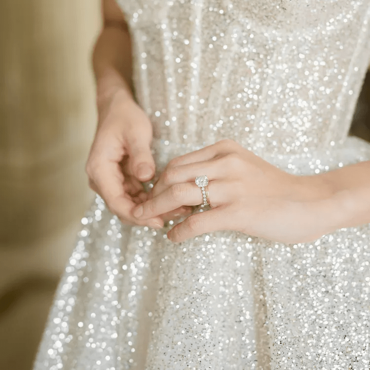 اختيار طلاء أظافر نيود لحفل زفافك يناسب لون بشرتك