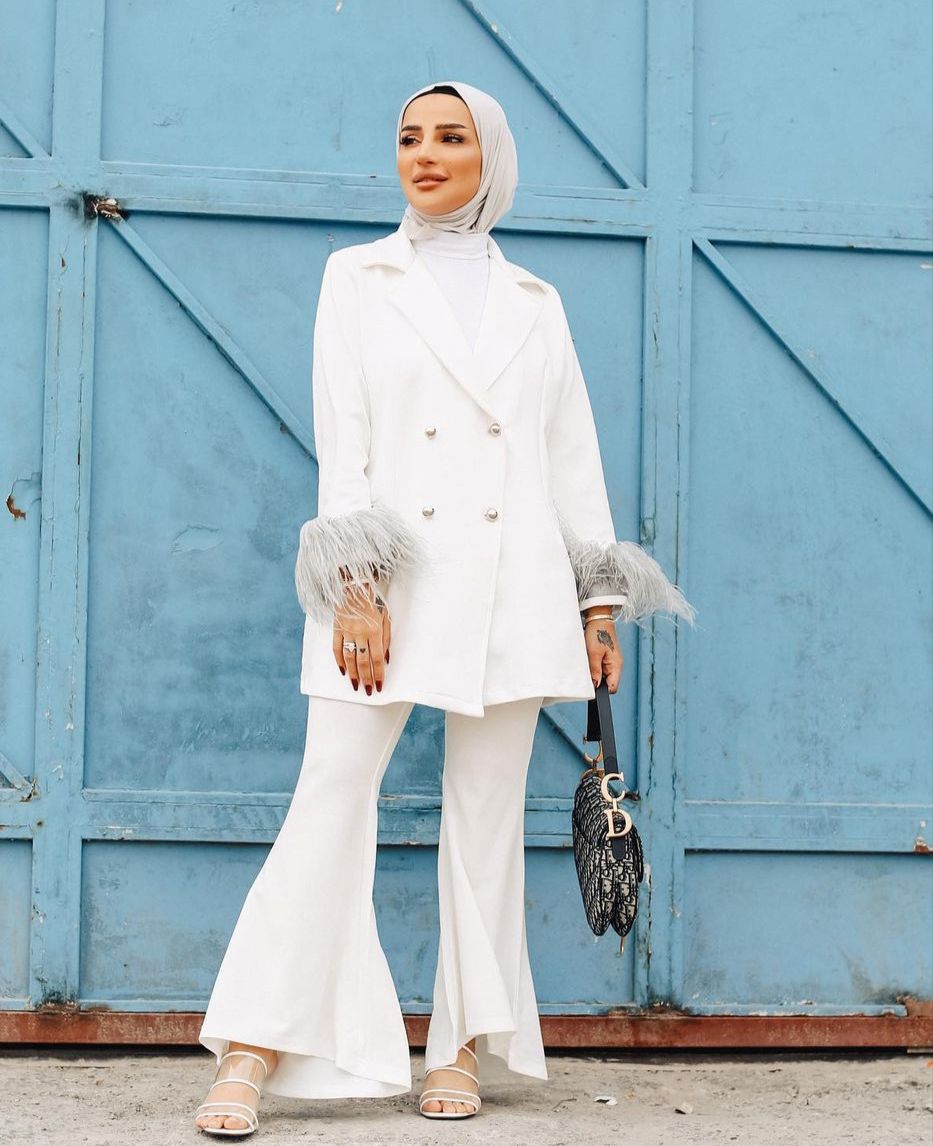 طرق محتشمة وأنيقة لتنسيق الأزياء التي تتناسب مع أجسام الممتلئات