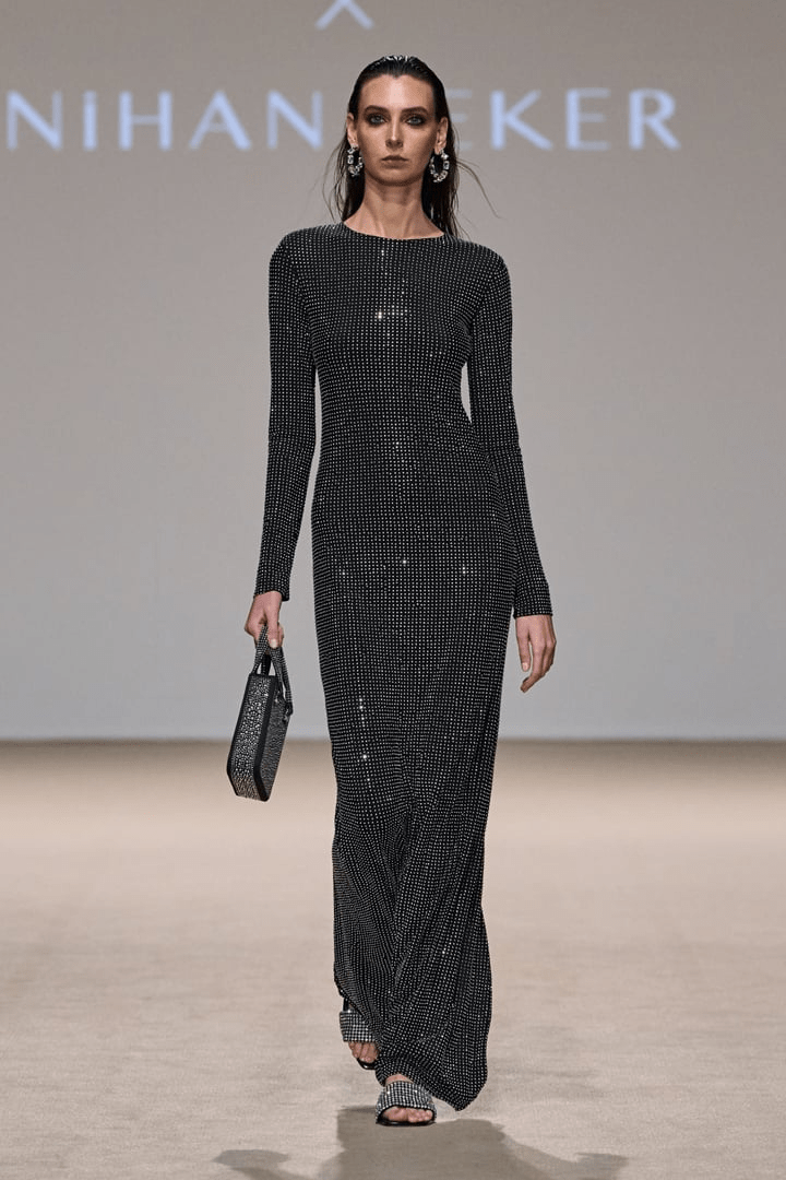 فساتين سهرات لعيد الحب من أسبوع الموضة بدبي