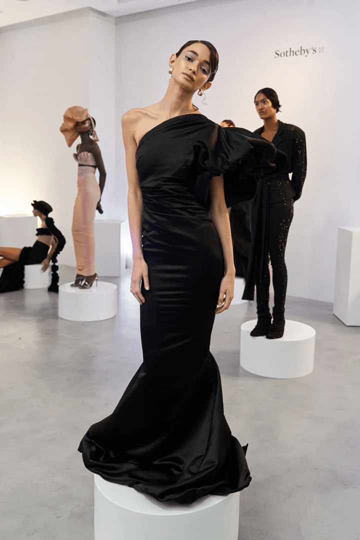 فساتين سهرات لعيد الحب