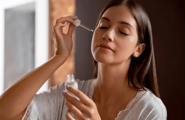 فوائد سيروم الوجه للعناية ببشرتك في شهر رمضان