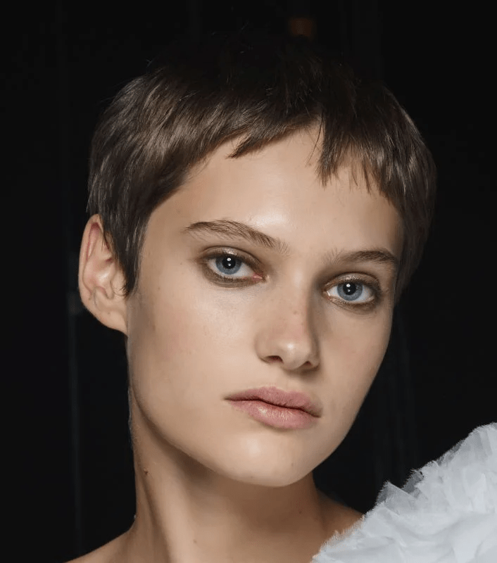 مكياج ناعم وخفيف