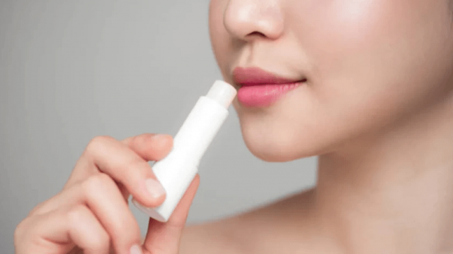 فوائد ترطيب الشفاه وأفضل الوصفات التي يمكنك تجربتها