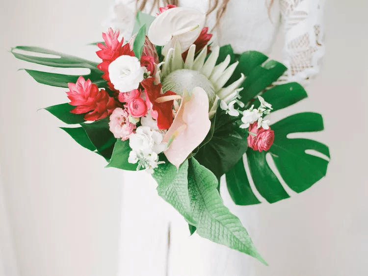 باقات زفاف تروبيكال تخطف الأنفاس بالصور..