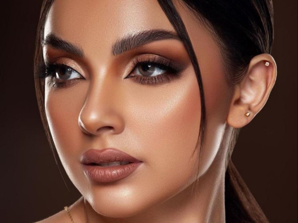 تطبيق المكياج بشكل احترافي