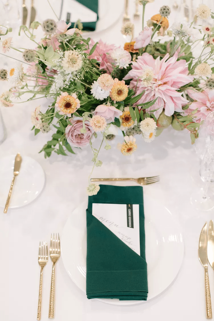 أفضل ألوان حفلات الزفاف الربيعية