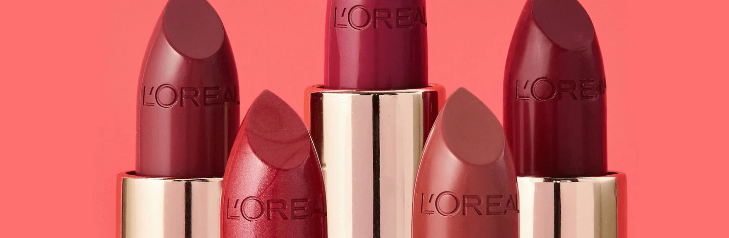 خطوات تطبيق أحمر الشفاه بشكل احترافي: نصائح لإطلالة مثالية