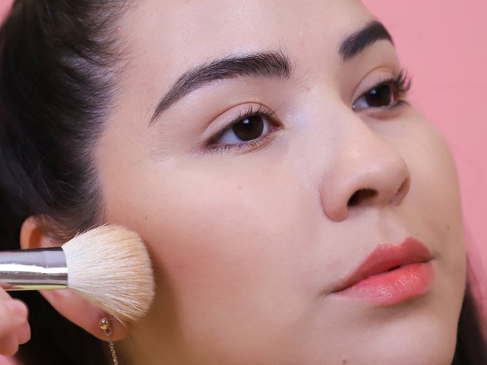 خطوات تطبيق البرونزر حسب خبراء التجميل