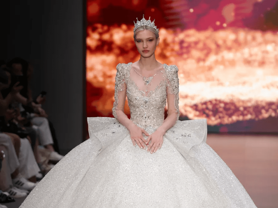 فساتين زفاف ملكية راقية