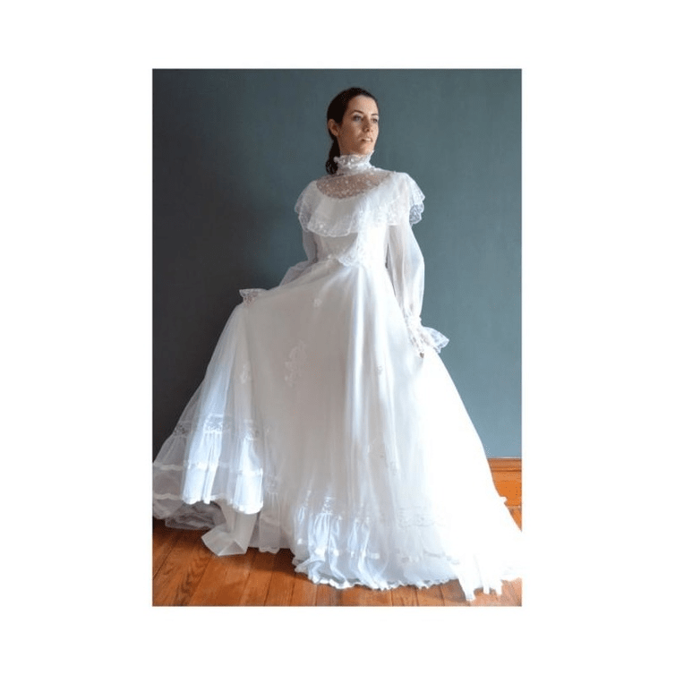 فساتين زفاف السبعينات : العودة إلى الكلاسيكية