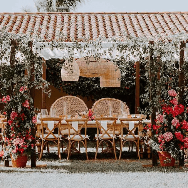 طرق تزيين طاولات الاستقبال في حفلات الزفاف