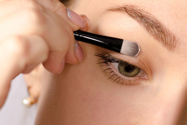 مكياج العيون الدخانية