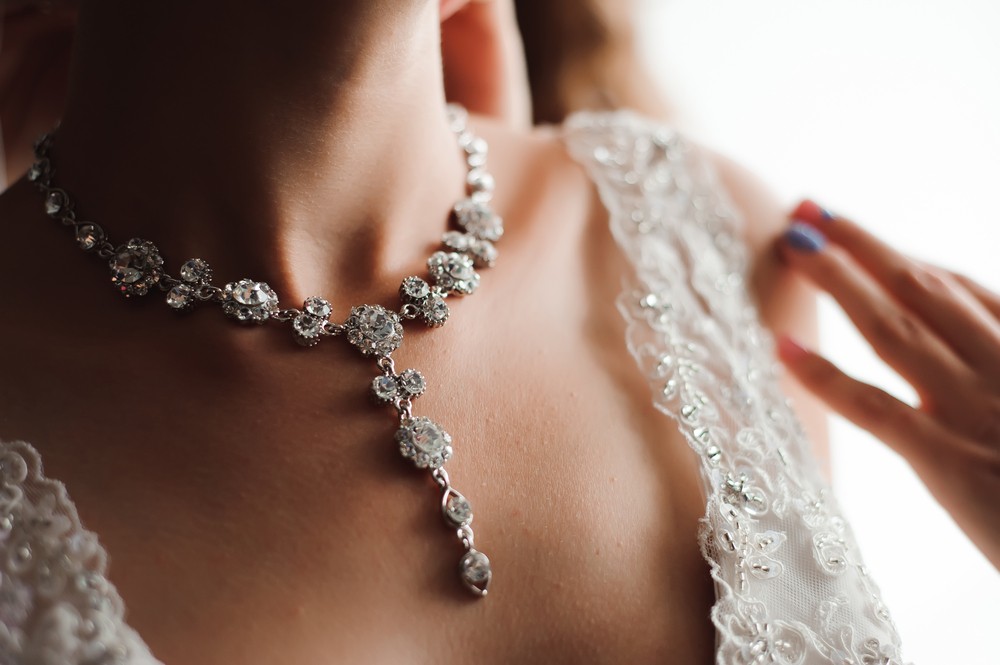 اختيار مجوهرات الزفاف الفاخرة التي تدوم طويلًا