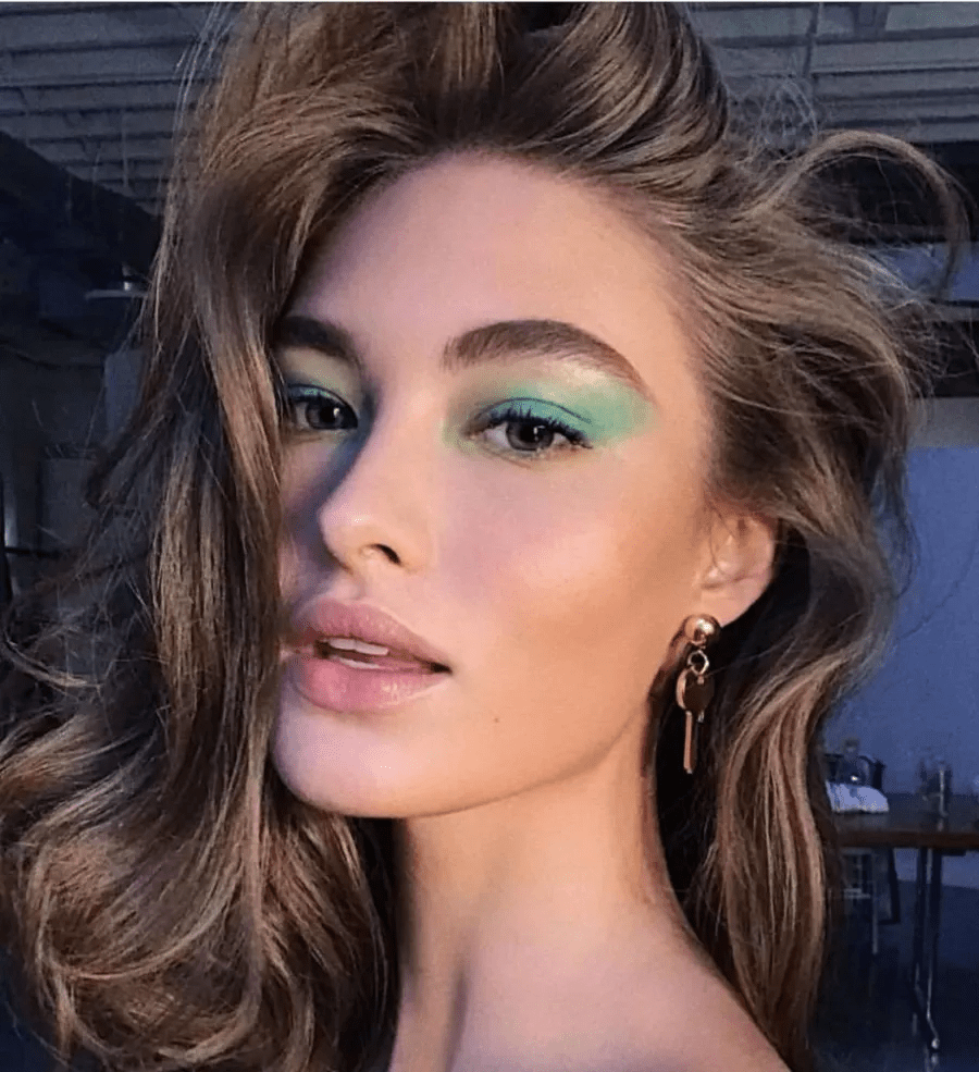 أحدث صيحات مكياج موسم صيف 2024 : ألوان وأفكار جديدة