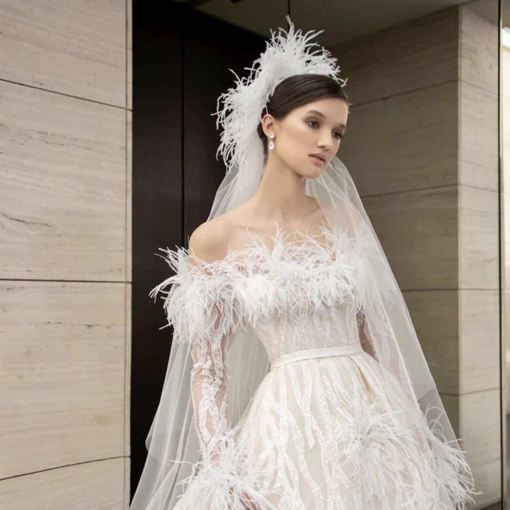 فساتين زفاف مزينة 