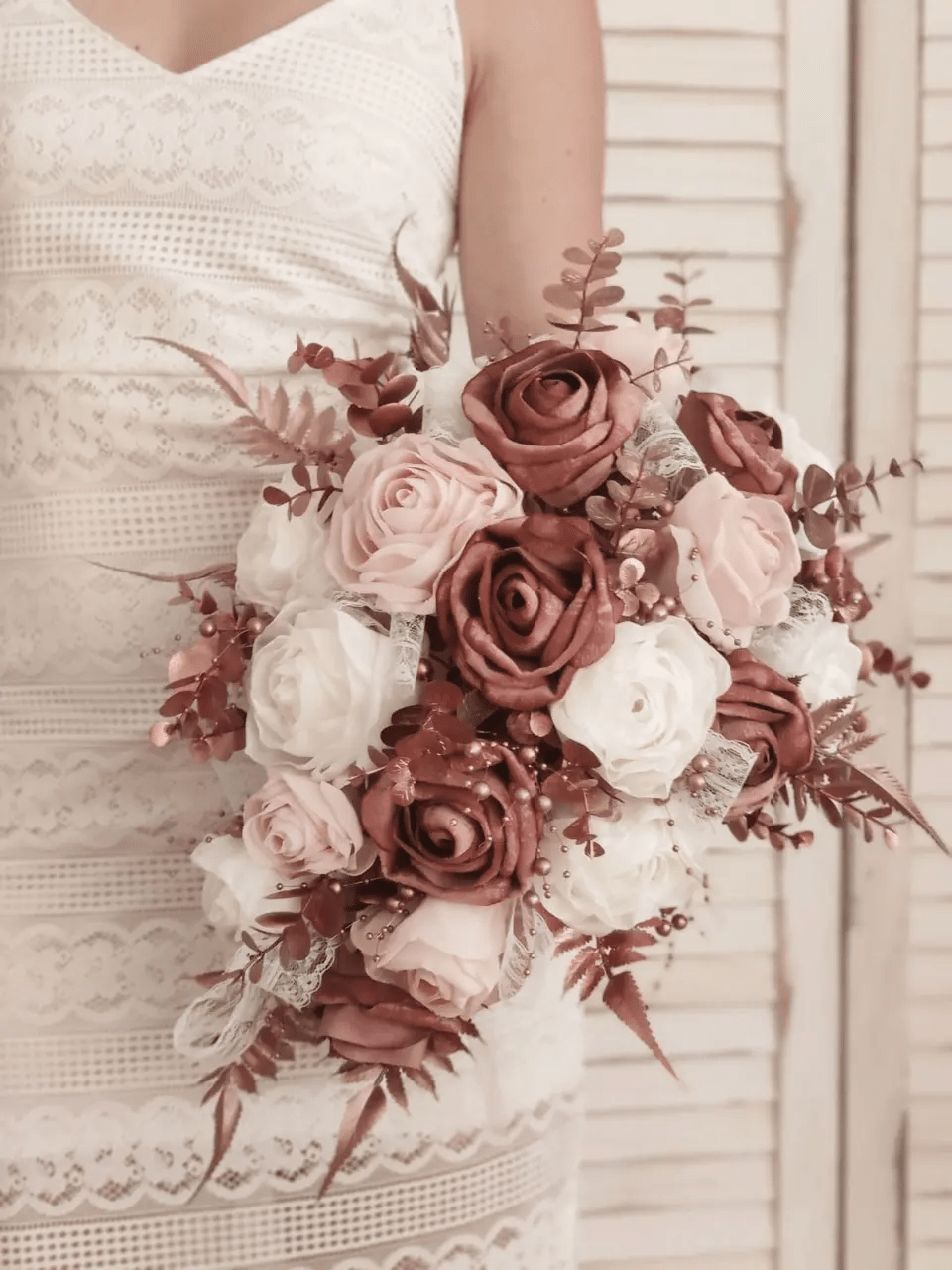 أحدث صيحات بوكيه العروس : ألوان وأزهار تعكس شخصيتك