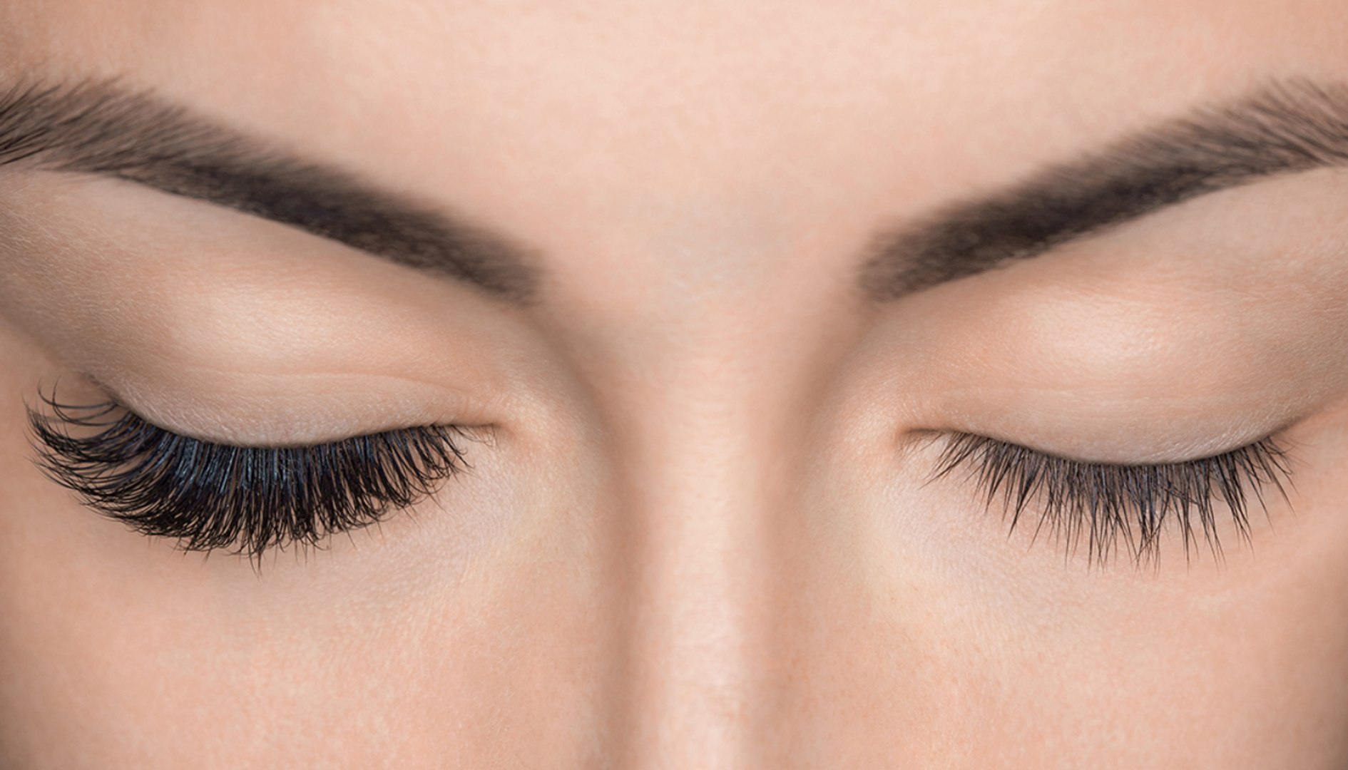 كيفية اختيار واستخدام الرموش الصناعية لإطلالة مثالية