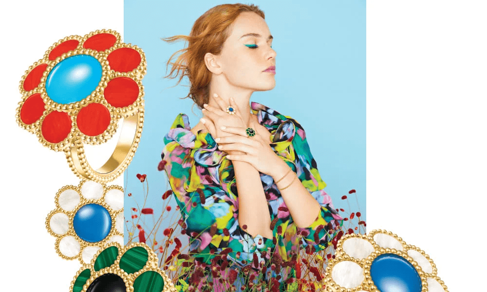 مجوهرات ملونة لإطلالة خريفية منعشة بالصور…