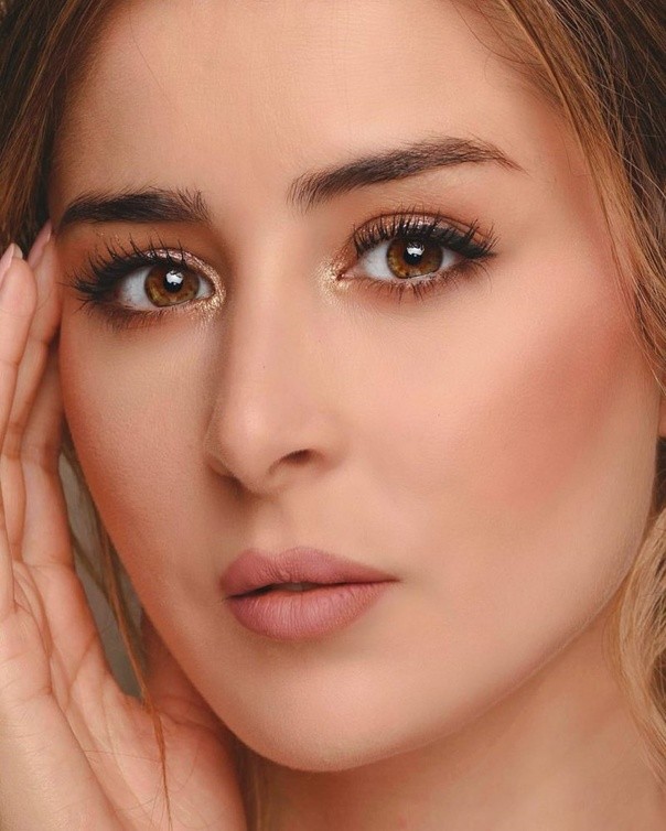 أسرار مكياج البشرة المثالية : خطوات للحصول على إطلالة طبيعية ومشرقة