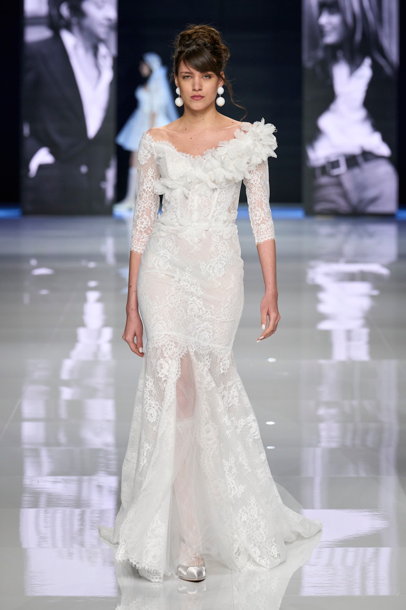 فساتين زفاف بأكمام متوسطة 