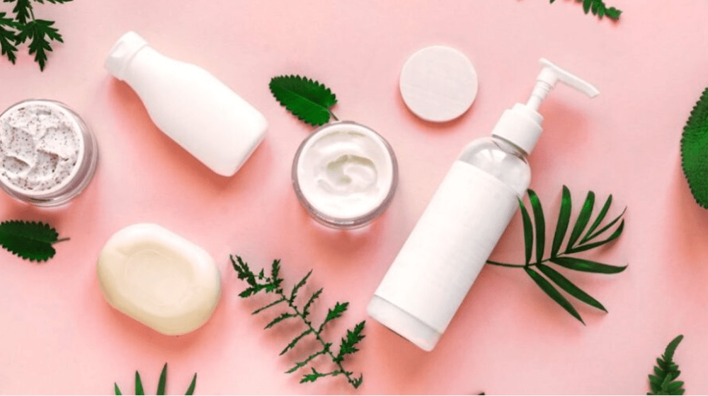 أفضل طرق العناية بالبشرة قبل تطبيق المكياج