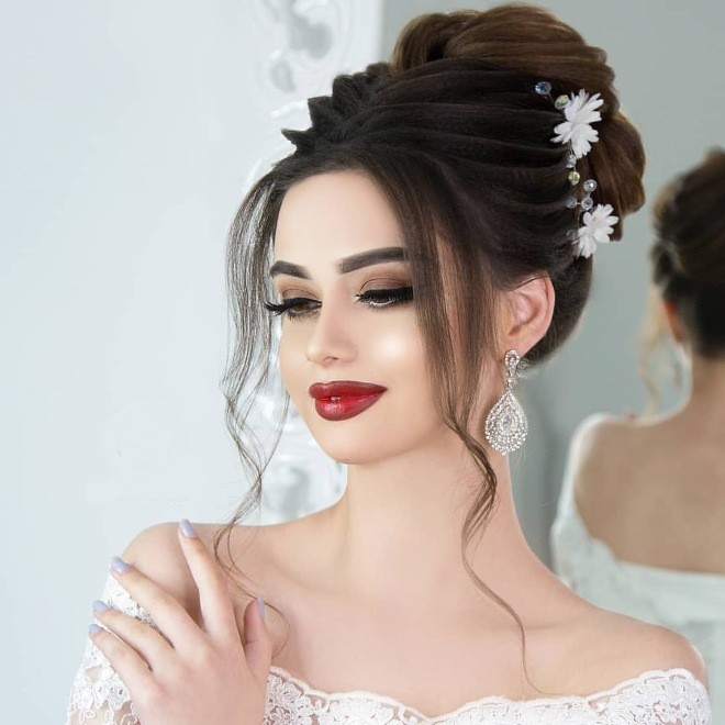 تسريحات الشعر المرفوع للعروس : إطلالة راقية ومثالية ليوم الزفاف