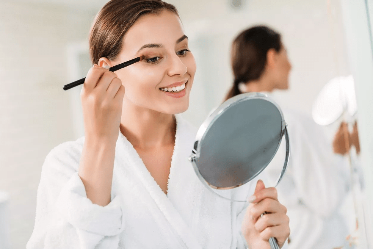 دليل اختيار ظلال العيون حسب لون بشرتك ولون عينيك