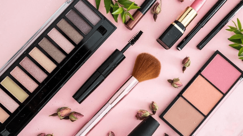 أهم الأسئلة التي يجب أن تطرحيها على خبير المكياج قبل الحفل