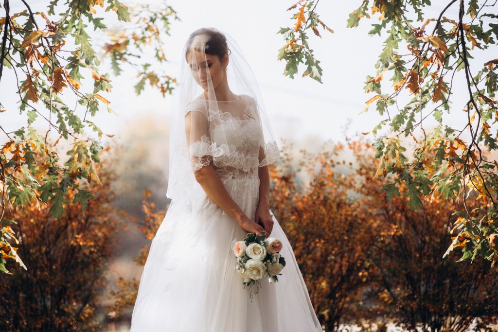 اختيار الطرحة المثالية لفستان زفافك: نصائح تكمل الإطلالة