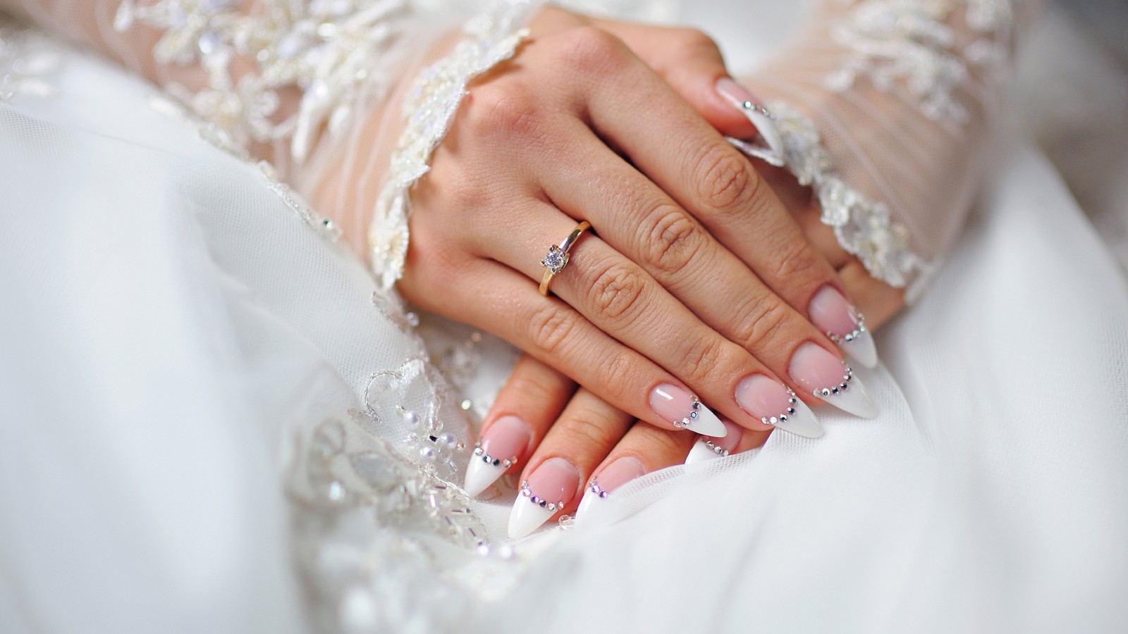 أفضل النصائح لتنسيق الأظافر مع إطلالة الزفاف